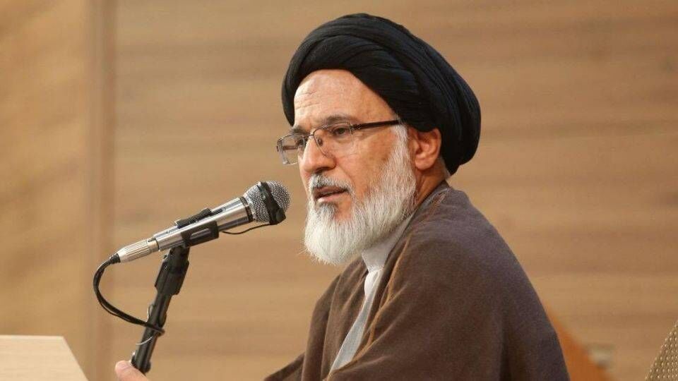دعا بهترین روش برای رفع غفلت از یاد خدا است