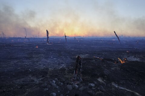 عکس روز | آتشسوزی در آتن همچنان ادامه دارد