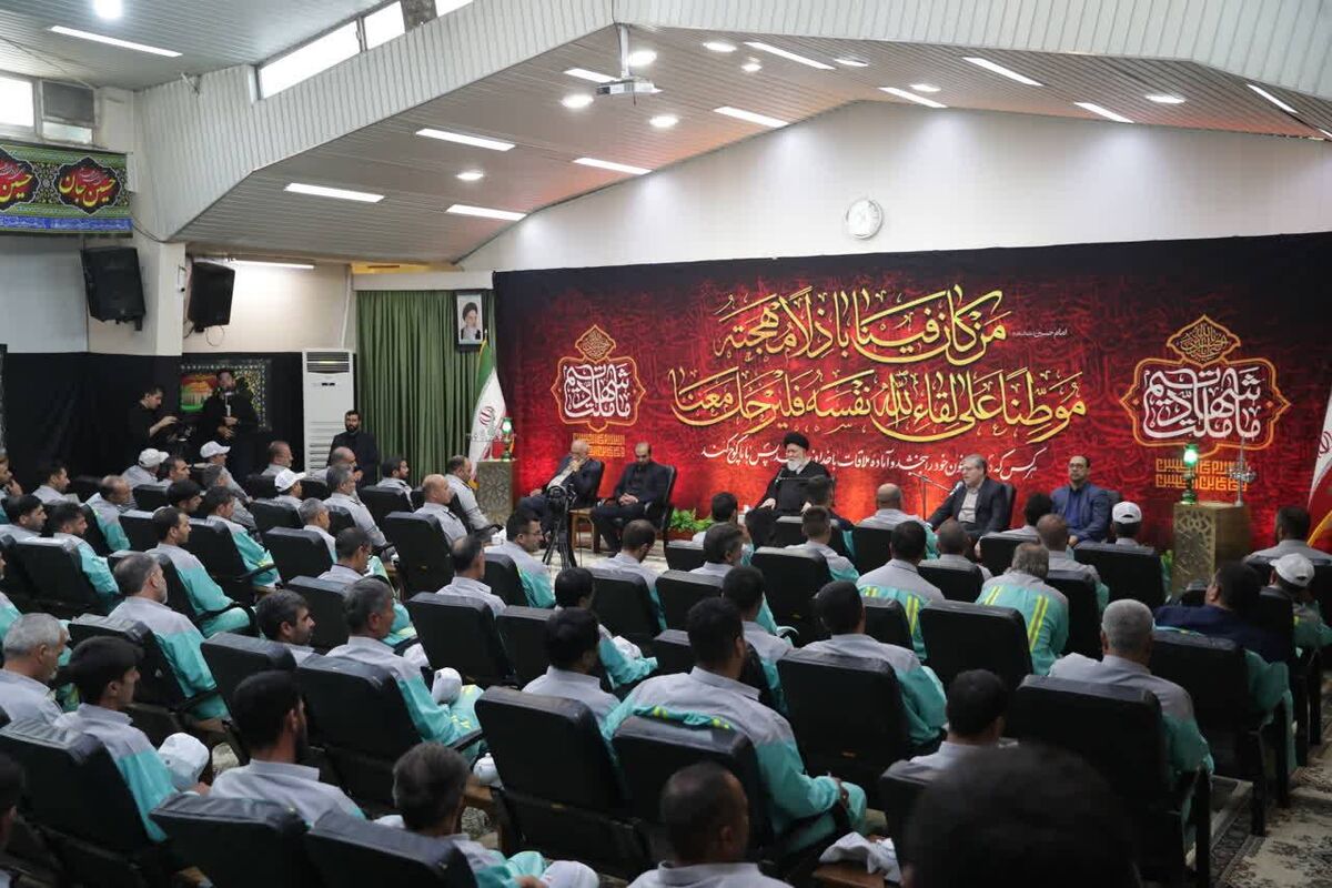 آیت‌الله علم‌الهدی: هیچ لباسی بالاتر از خدمت و نوکری در دستگاه امام حسین(ع) نیست
