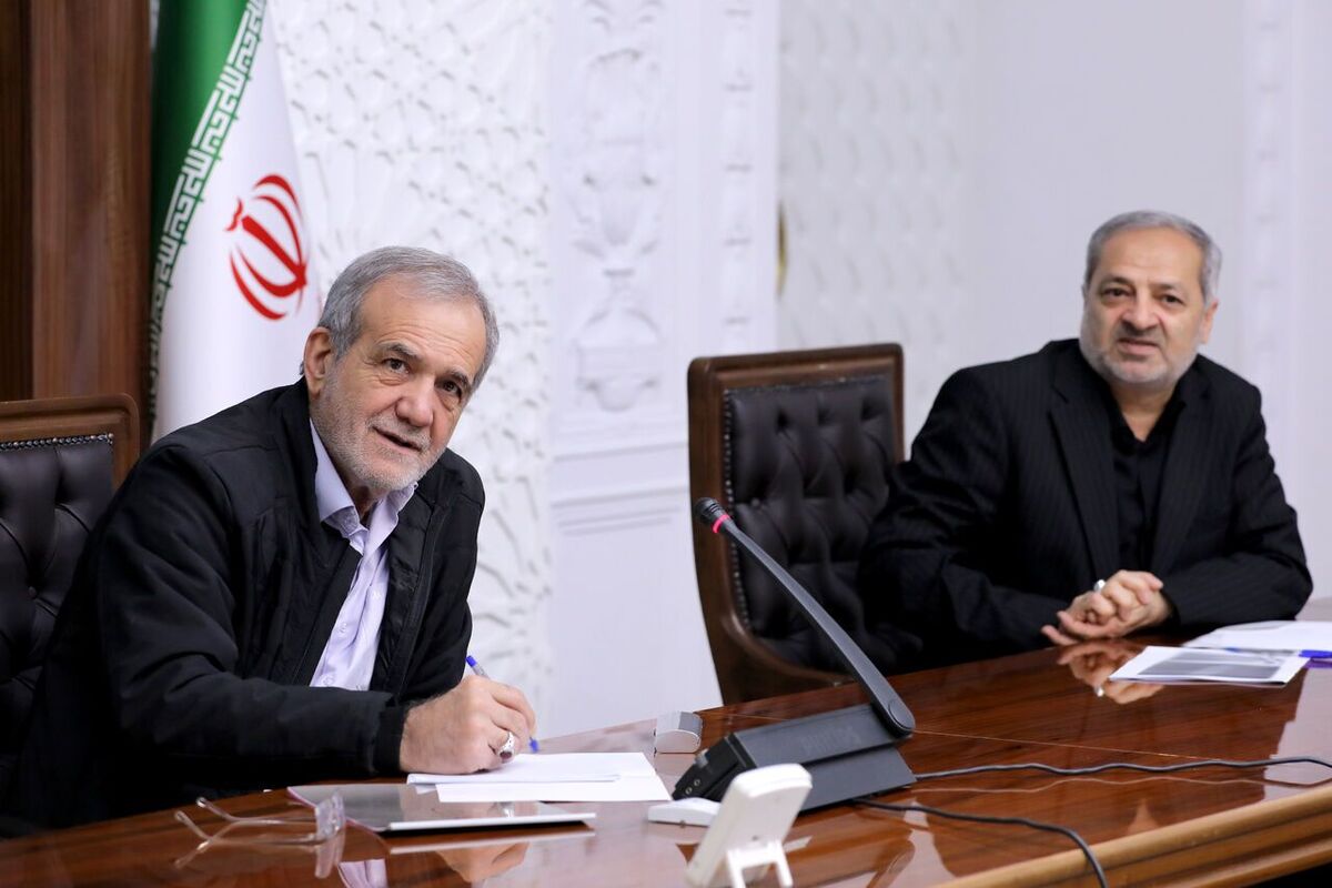 پزشکیان: ظرفیت‌های مردمی در نهضت مدرسه‌سازی استفاده شود