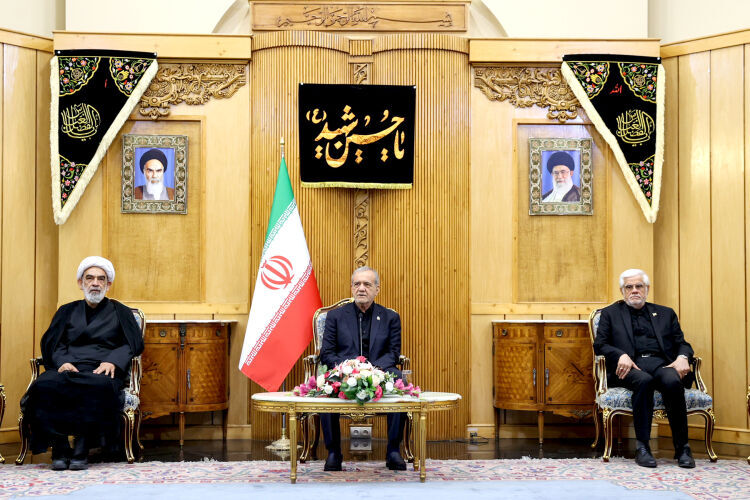 پزشکیان: مبادلات تجاری ایران و پاکستان به ۱۰ میلیارد دلار ارتقا می‌یابد