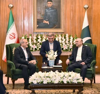 سنگ تمام جراید پاکستان برای پزشکیان
