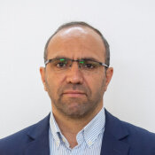 نیازمند عمارهای امروزی در میانه میدان هستیم