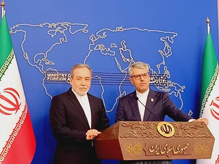عراقچی: دیپلماسی و رسانه در کنار هم در میدان هستند/ مهم برنده و بازنده شدن در جنگ روایت‌ها است