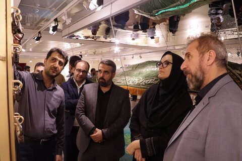 بازدید دبیرکل نهاد کتابخانههای عمومی کشور از کتابخانه و موزه ملی ملک