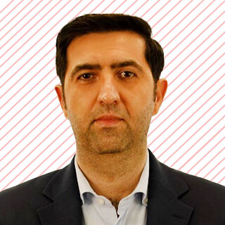 موسی کنار ماست