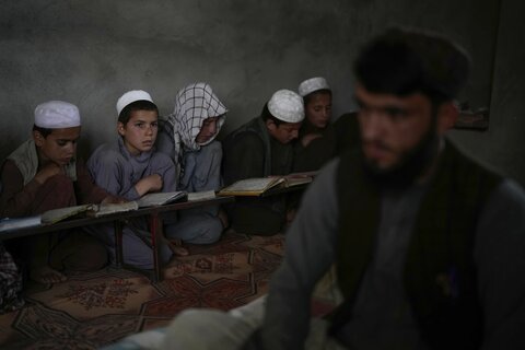مدارس مذهبی، و خلاء سیستم آموزش در افغانستان