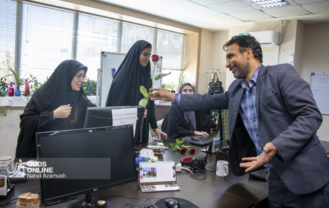 بازدید تعدادی از مدیران و مسئولان شهری و استانی از روزنامه قدس به مناسبت روز خبرنگار