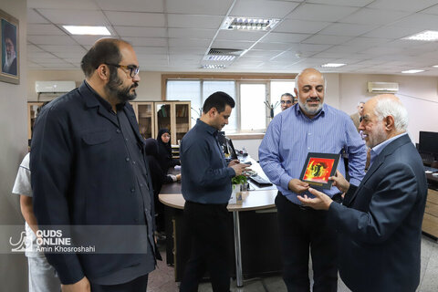 بازدید تعدادی از مدیران و مسئولان شهری و استانی از روزنامه قدس به مناسبت روز خبرنگار