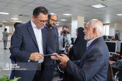 بازدید تعدادی از مدیران و مسئولان شهری و استانی از روزنامه قدس به مناسبت روز خبرنگار