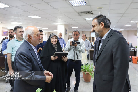 بازدید تعدادی از مدیران و مسئولان شهری و استانی از روزنامه قدس به مناسبت روز خبرنگار