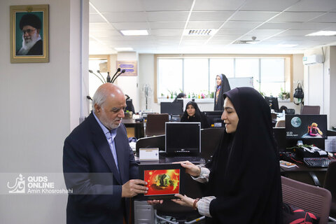 بازدید تعدادی از مدیران و مسئولان شهری و استانی از روزنامه قدس به مناسبت روز خبرنگار