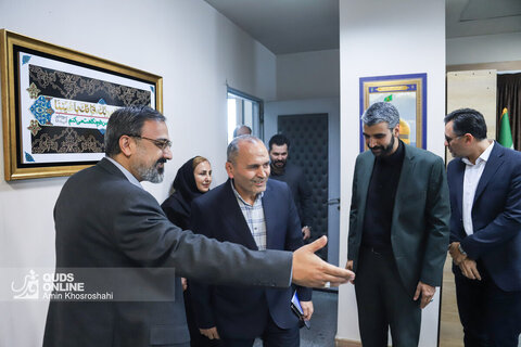 بازدید تعدادی از مدیران و مسئولان شهری و استانی از روزنامه قدس به مناسبت روز خبرنگار