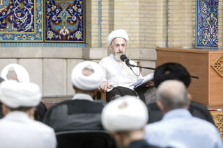 گفت‌وگو برای روشن‌شدن حق، شیوه انبیاست