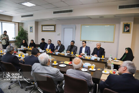بازدید استاندار خراسان رضوی، معاون وزیر میراث فرهنگی و فرماندار مشهد از روزنامه قدس