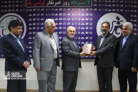 بازدید استاندار خراسان رضوی، معاون وزیر میراث فرهنگی و فرماندار مشهد از روزنامه قدس