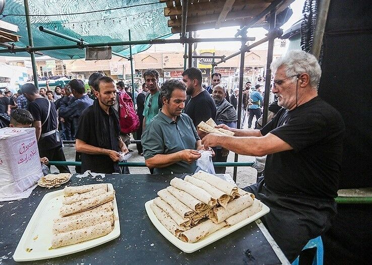 توزیع ۲۰۰ تن آرد در استان مرکزی برای خدمت رسانی به زائران حسینی