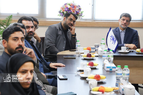 بازدید قائم مقام تولیت آستان قدس رضوی از روزنامه قدس