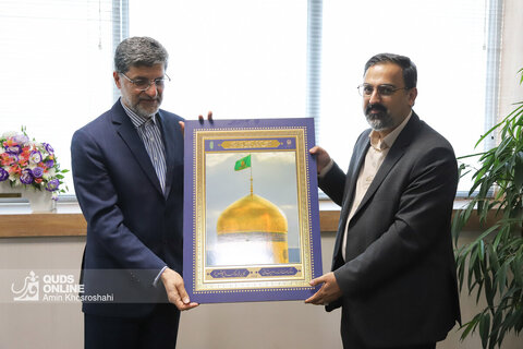 بازدید قائم مقام تولیت آستان قدس رضوی از روزنامه قدس
