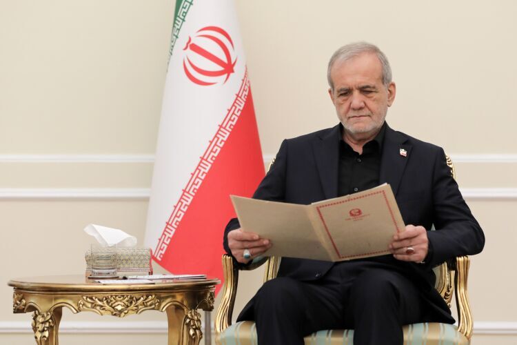 رئیس جمهور در آیین دریافت استوارنامه سفرای جدید ۹ کشور:  ایران به دنبال توسعه روابط و همکاری ها با همه کشورهای جهان است