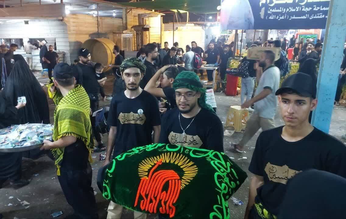 خدمت‌رسانی دانشجویان دانشگاه امام رضا(ع) به زائران اربعین در موکب دانشگاه بصره
