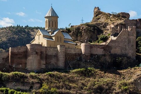 چرا تور تفلیس بهترین انتخاب برای تعطیلات تابستانی است؟