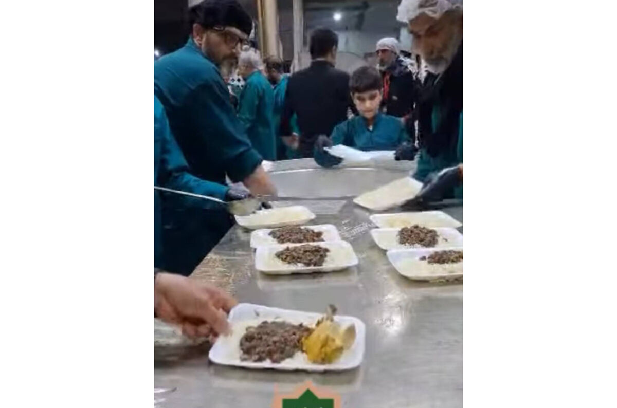 عطر مهمانسرای حضرت با ۱۲۰ خادم در موکب امام رضا(ع) در سامرا