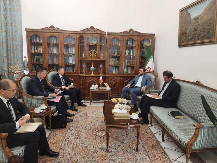 دیدار و گفتگوی سفیر جمهوری خلق چین با غریبآبادی دیدار و گفتگوی سفیر جمهوری خلق چین با غریبآبادی