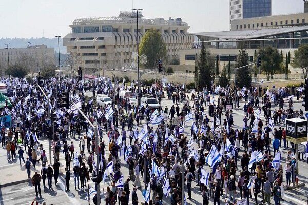 موج اعتراضات نزدیک وزارت جنگ شد؛ بازداشت ده‌ها صهیونیست