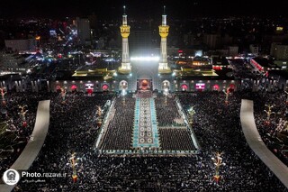 آیین سنتی خطبه‌خوانی شب شهادت امام رضا(ع) در حرم مطهر رضوی برگزار شد