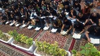 برگزاری محفل قرآنی ویژه زائران عرب زبان در شام شهادت امام رضا(ع)