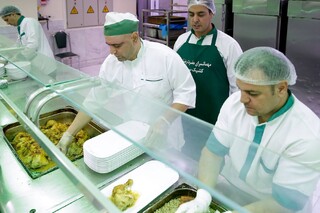 ۲۰۰ میلیارد تومان از نذورات مردمی صرف تأمین گوشت مهمانسرای حرم رضوی شد