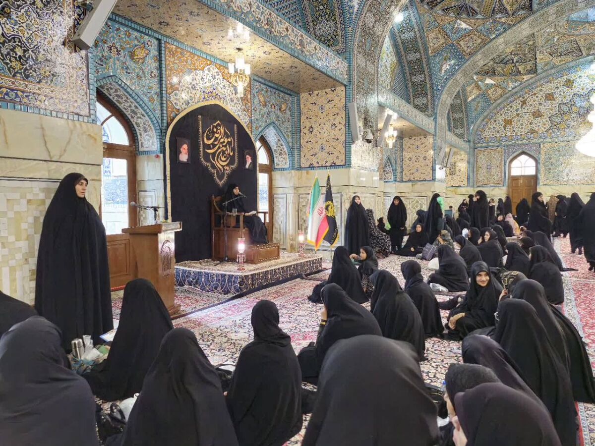 برگزاری ویژه برنامه "در سوگ غریب قریب" در شام شهادت امام رضا(ع)