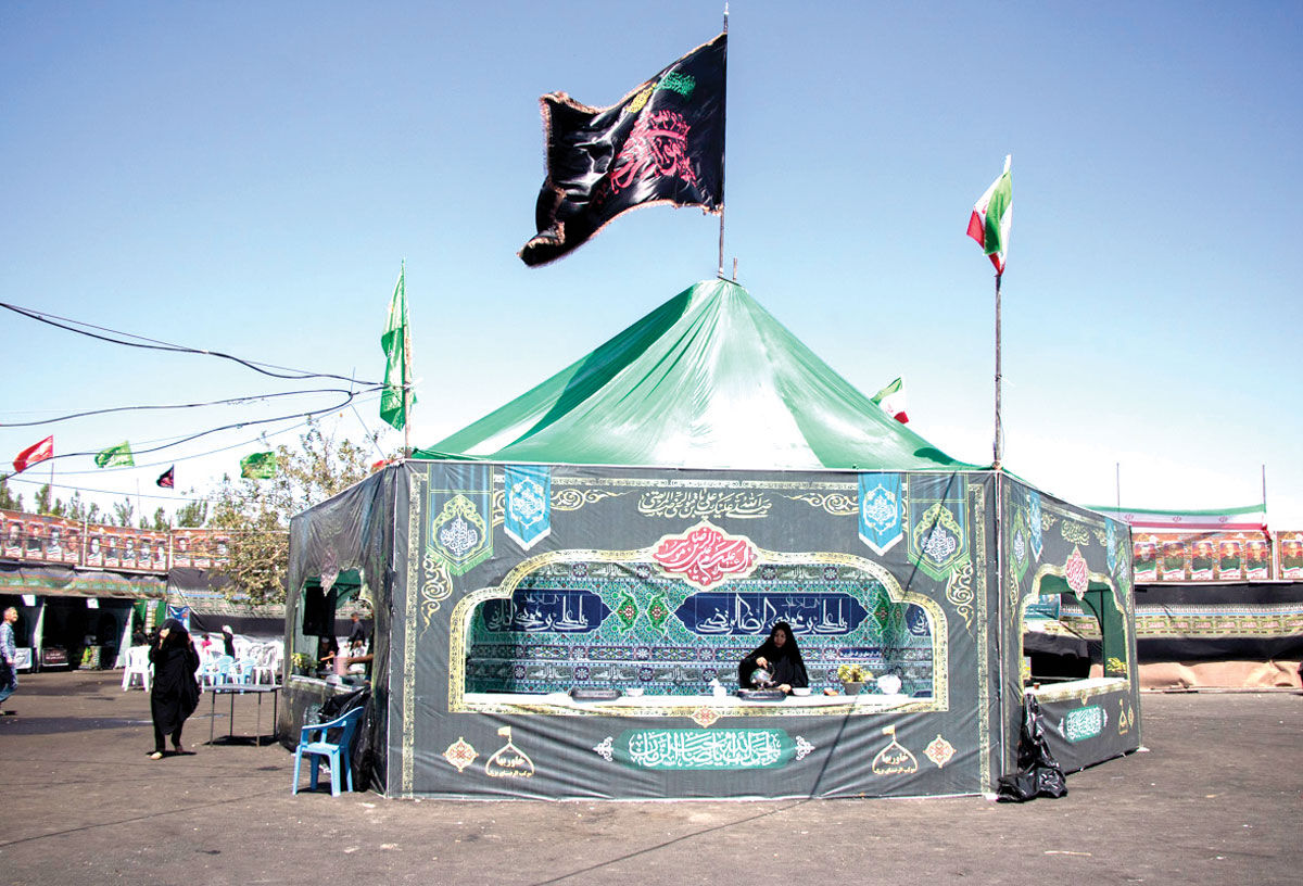 جز سایه پرمهرتان جایی نداریم