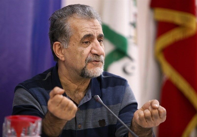 دبیر جشنواره شعر کودک: شاعران درباره ایران و خانواده بسرایند