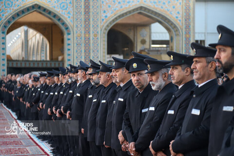 آیین تعویض پرچم گنبد و پوش ضریح مطهر رضوی