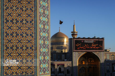 آیین تعویض پرچم گنبد و پوش ضریح مطهر رضوی