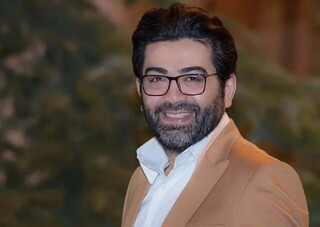 فرزاد حسنی: در برابر عظمت سربازان ایران سر تعظیم فرود می‌آورم