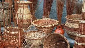 روایت تاریخ با دستان زنان آبدانانی؛ حصیربافی هنوز زنده است