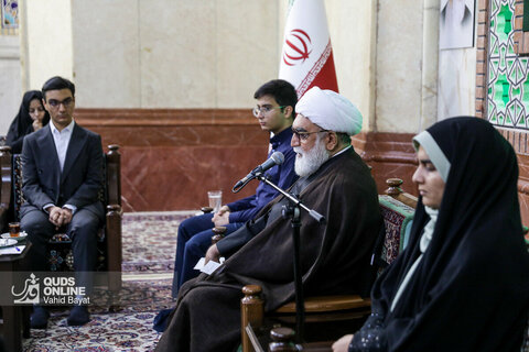 دیدار جمعی از دانش‌آموزان نخبه خراسان رضوی با تولیت آستان قدس رضوی