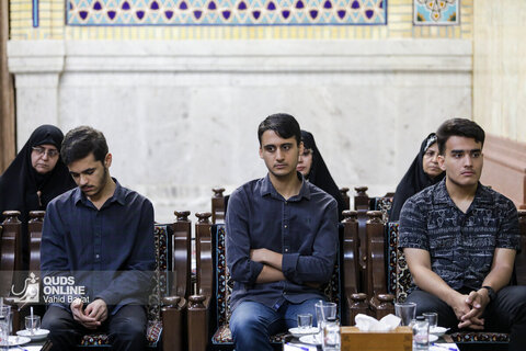 دیدار جمعی از دانش‌آموزان نخبه خراسان رضوی با تولیت آستان قدس رضوی