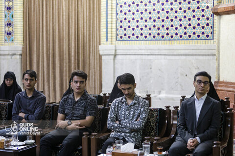 دیدار جمعی از دانش‌آموزان نخبه خراسان رضوی با تولیت آستان قدس رضوی