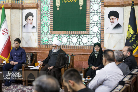 دیدار جمعی از دانش‌آموزان نخبه خراسان رضوی با تولیت آستان قدس رضوی