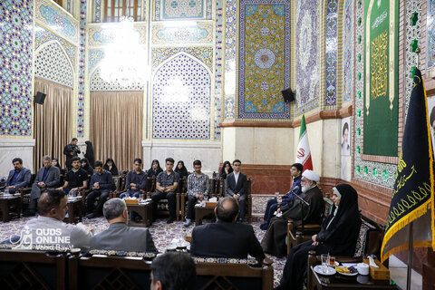 دیدار جمعی از دانش‌آموزان نخبه خراسان رضوی با تولیت آستان قدس رضوی