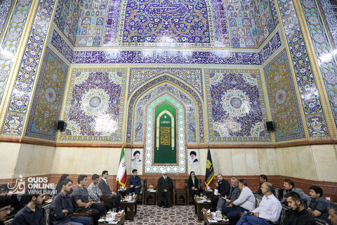 دیدار جمعی از دانش‌آموزان نخبه خراسان رضوی با تولیت آستان قدس رضوی