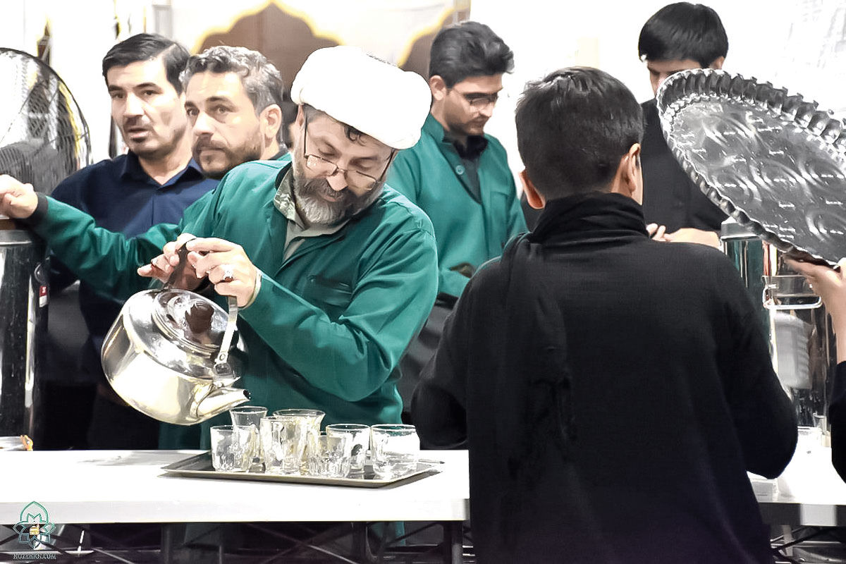 قرارگاه تبلیغی در خدمت زائران چهل ‌و هشتم
