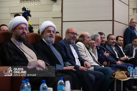 رونمایی از ۶۳ سکه تاریخی منقوش به نام پیامبر(ص)