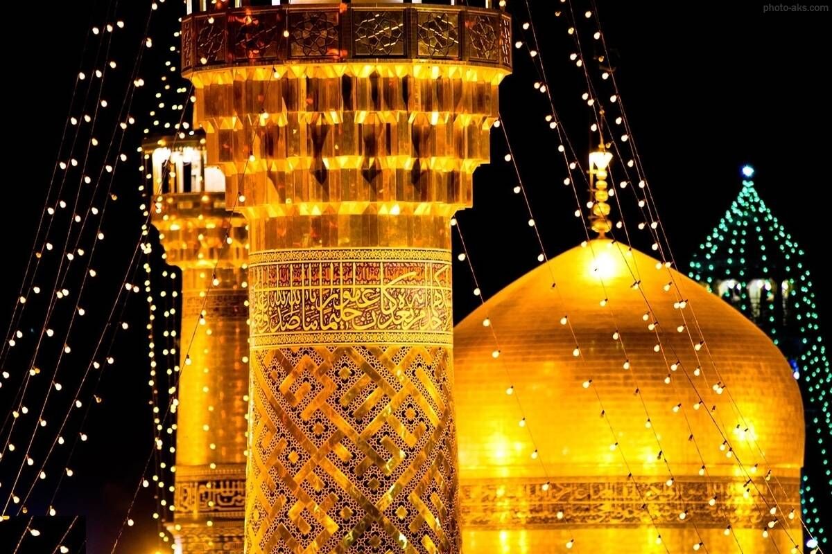 اقامه نماز آیات هم زمان با وقوع پدیده ماه گرفتگی در حرم مطهر رضوی اقامه نماز آیات هم زمان با وقوع پدیده ماه گرفتگی در حرم مطهر رضوی