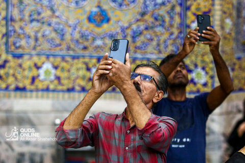 حال و هوای حرم مطهر رضوی در شب میلاد رسول اکرم (ص)