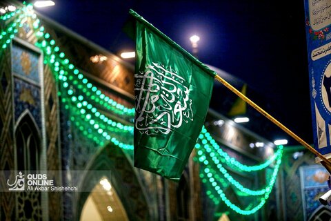 حال و هوای حرم مطهر رضوی در شب میلاد رسول اکرم (ص)